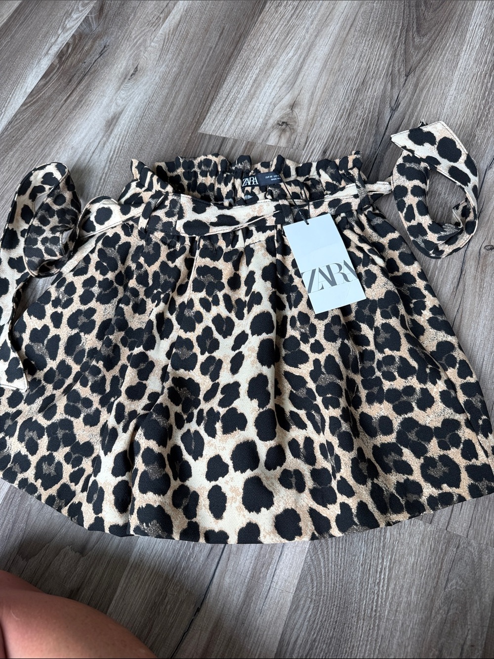 ZARA women’s  Leopard Print Skirt in Beige and Black Xs NWT